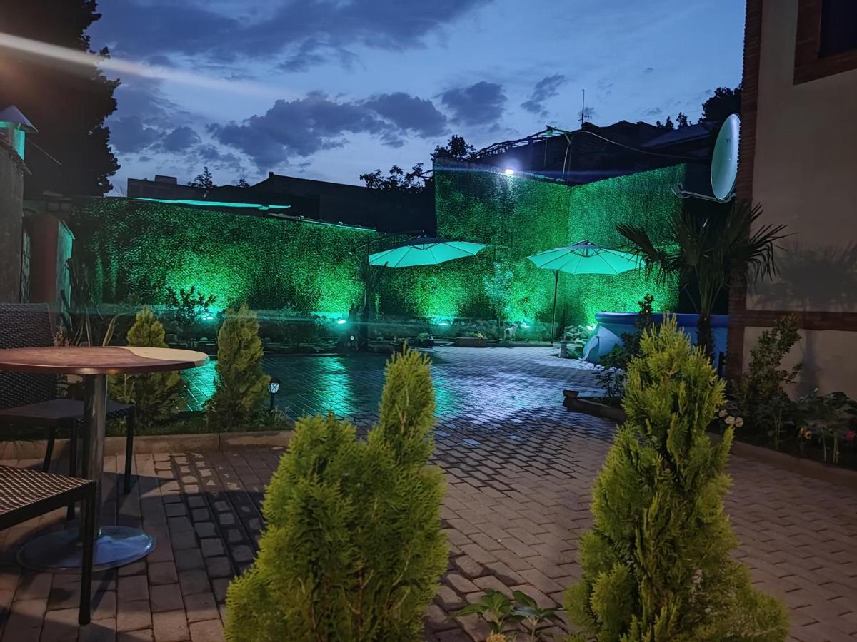 Guest House Spartak Tbilisi Exterior foto